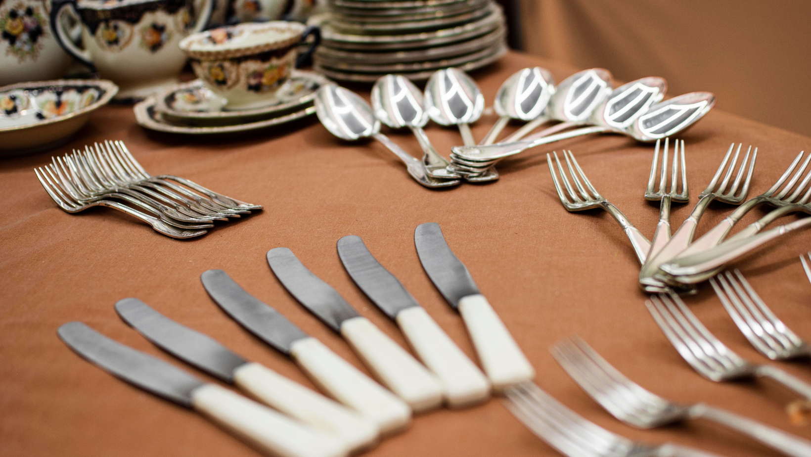 Mastering Mealtime: A Guide to Optimal Cutlery Etiquette and Usage