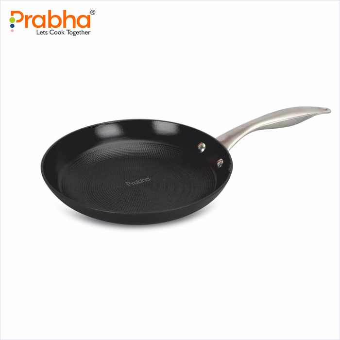 Black Eisen Cast Iron Frypan With Steel Handel