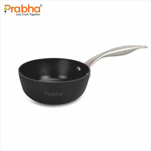 Black Eisen Cast Iron  Saucepan With Steel Handel